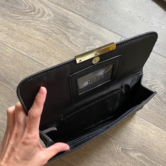 Guess Clutch - Picture 3 of 4